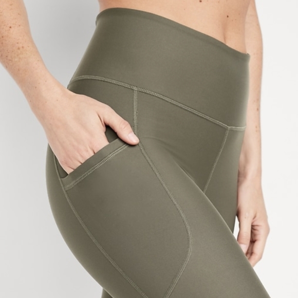 Old Navy NWOT High Waist Powersoft Cropped leggings, size XL - Picture 5 of 9